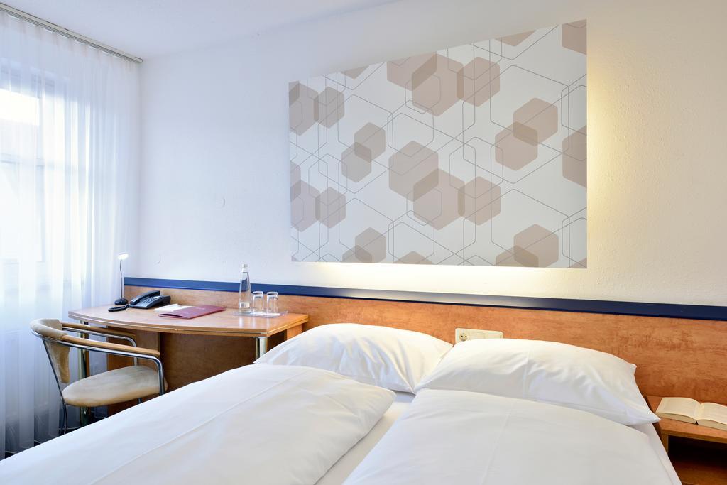 ดาส ไซเดิล - โฮเต็ล แอนด์ ทากุง - มึนเชิน เวสต์ Hotel พุคไฮม์ ห้อง รูปภาพ